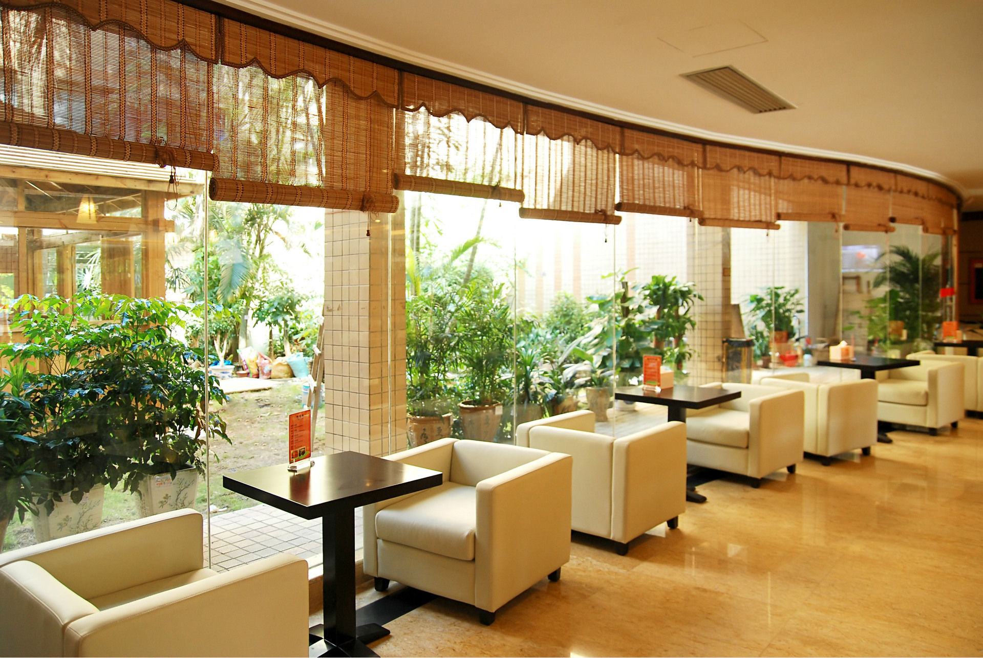 冠廚商用廚房設(shè)備帶您了解，開西餐廳需要哪些廚房設(shè)備？